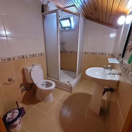 אכסניה Cetin *