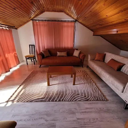 Cetin Hostel *